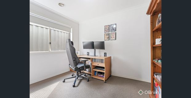 Style & Modern Living - Photo 1