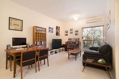 SPACIOUS AND GREAT LOCATION - Photo 3