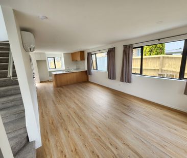 Three Bedroom Townhouse - Photo 5