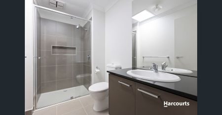 Modern 3 bedroom home in Charlemont! - Photo 3