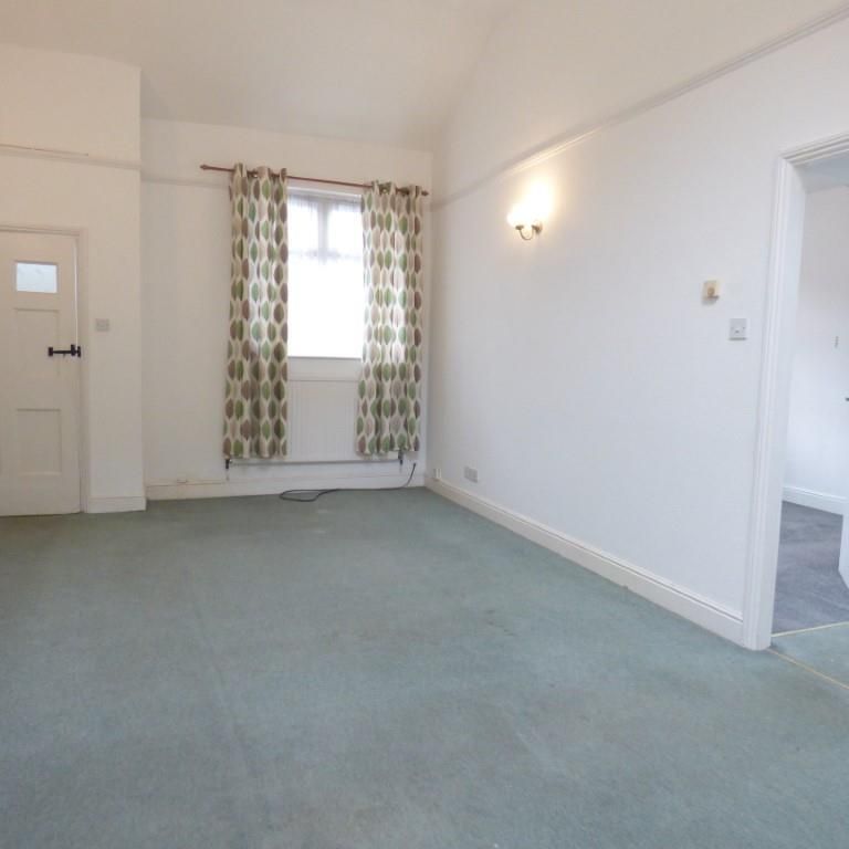 1 bedroom mews to rent - Photo 1