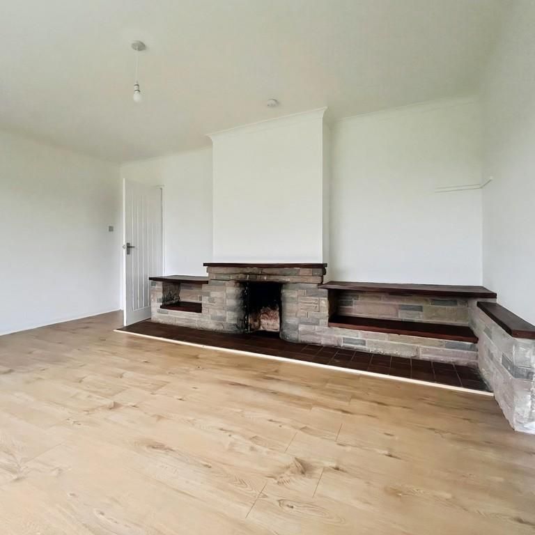 3 bedroom detached bungalow to rent - Photo 1