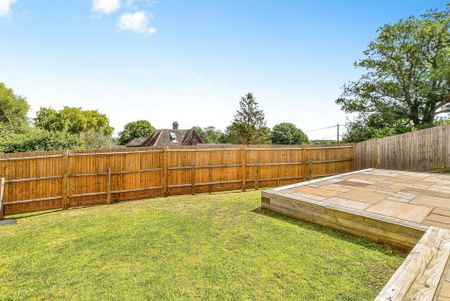 4 bedroom detached house to rent - Photo 3