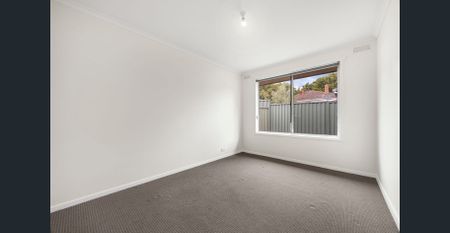 Renovated Two Bedroom Unit in Ballarat North - Photo 4