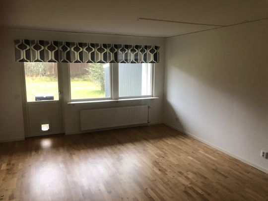 GISSLAGÅRDSVÄGEN, Hamneda - Foto 1