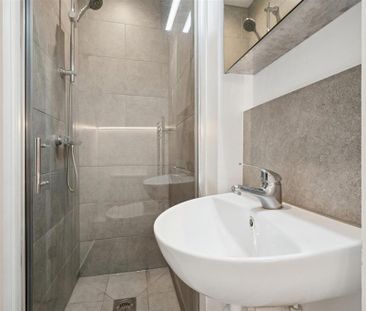 3 bedroom flat to rent - Photo 6