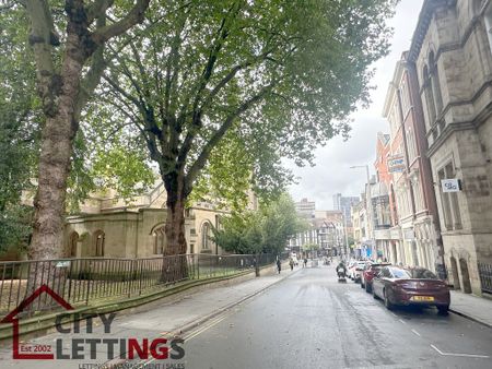 1 Bedroom Ground Floor Flat - Photo 4