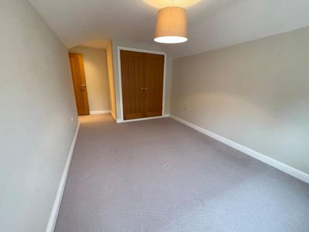 4 bedroom terraced house to rent - Photo 3