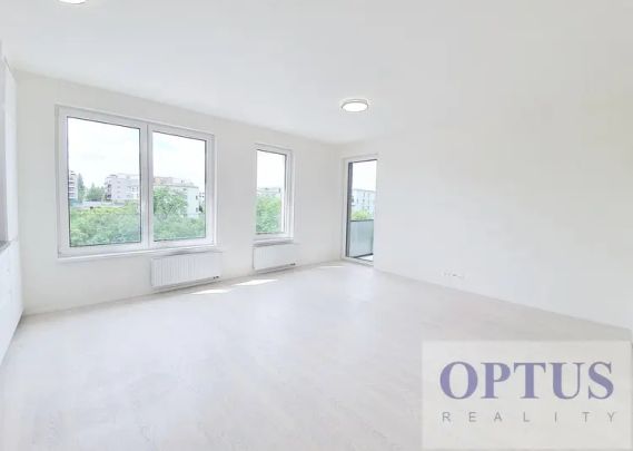P9 Hloubětín, ul. Waltariho, nový slunný byt 3 + k.k., balkon, 77 m - Photo 1