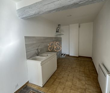 Location Appartement 3 pièces 77m² ST GILLES 30800 - Photo 1