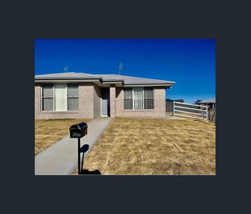 Stunning Rental House in Moore Creek: A Peaceful Retreat with Moder... - Photo 5