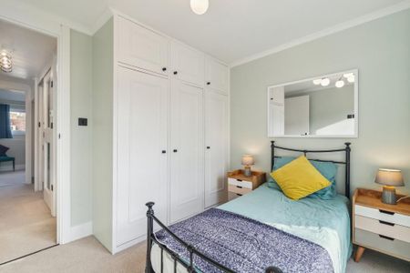 4 bedroom terraced house to rent - Photo 3