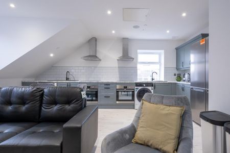 5 bedroom apartment to rent - Photo 3