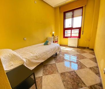 Calle del Cabo Machichaco, Madrid, Community of Madrid 28053 - Photo 5