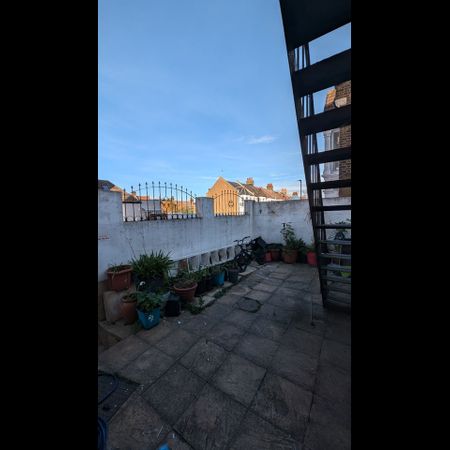 Studio Flat, London, NW10 - Photo 4