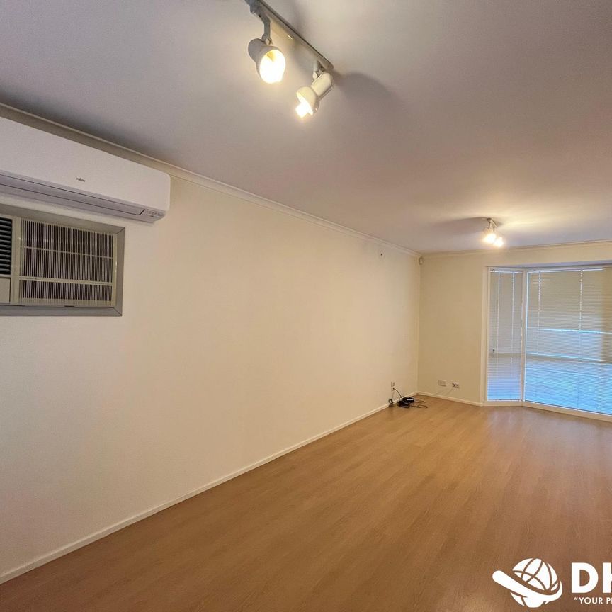 A Quiet and Perfectly Location Access to Freeway - Photo 1