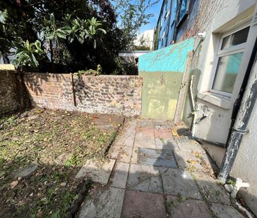 1 bedroom in a house share to rent - Photo 6