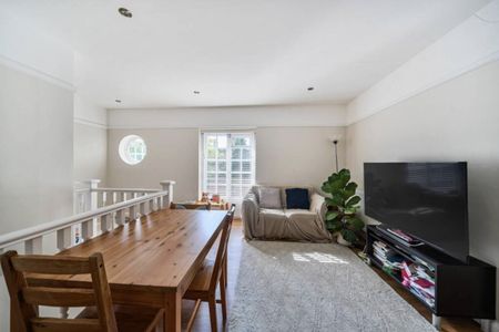 Neale Close Hampstead Garden Suburb N2 - Photo 2