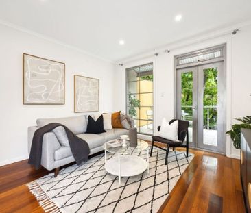 Stylish CBD Townhouse Living - 2 Bed, 2 Bath + Balcony & Secure Garage - Photo 2