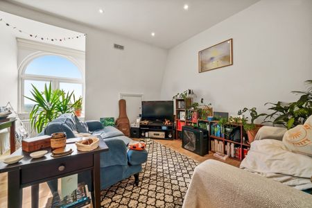 2 Bed Flat, Avenue Mews, N10 - Photo 4