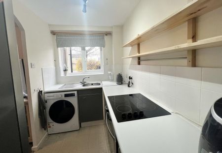 1 bedroom semi-detached house to rent - Photo 5