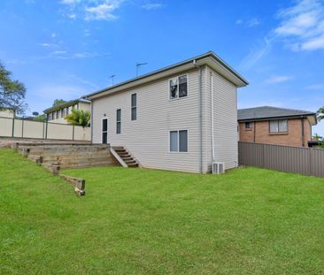 Split-level two-bedroom granny flat - Photo 2