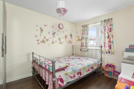 3 bedroom end of terrace house to rent - Photo 3