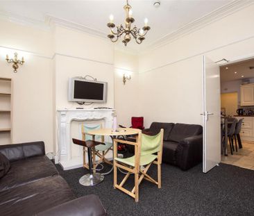 5 bedroom house to rent - Photo 1