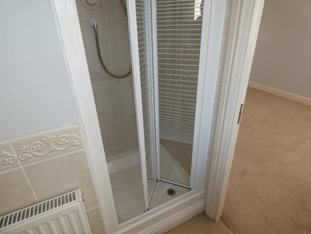 3 bedroom detached house to rent - Photo 5