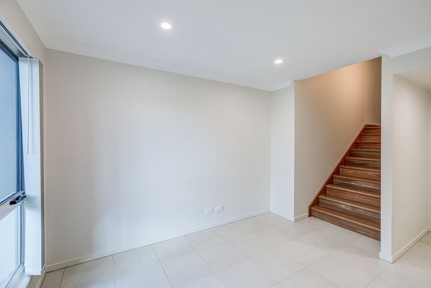 Stylish Family Home in a Peaceful Cul-de-Sac! - Photo 1
