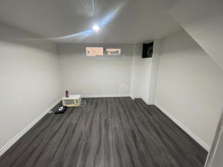 For Lease - 292 Simcoe Street Unit# 1, London East, Ontario - Photo 3