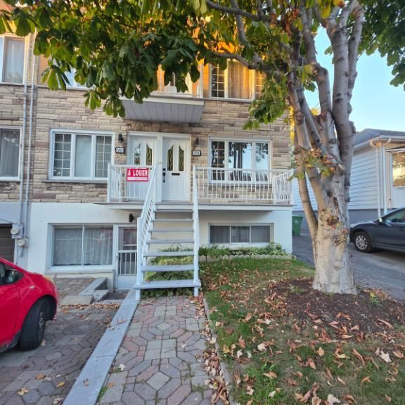 Grand 5 ½ rénové à louer à Pointe-aux-Trembles - Photo 1