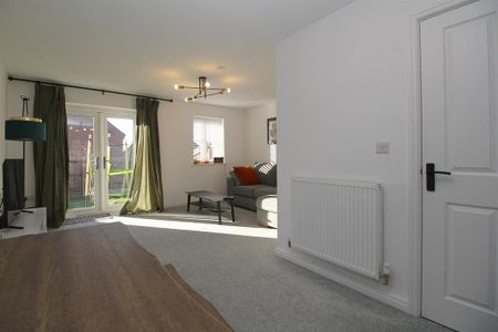 3 bedroom semi-detached house to rent - Photo 2