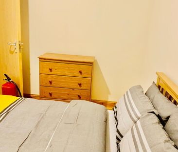 Eblana Street, Room 2, BT71LD, Belfast - Photo 6