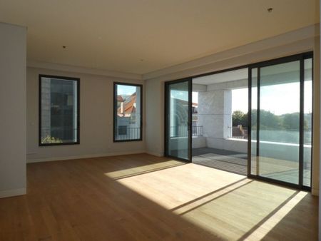 4 bedroom luxury Flat for rent in Lisbon - Photo 3