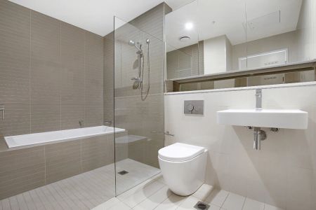 THREE BEDROOM PENTHOUSE WITH PANAROMIC VIEWS - Photo 5