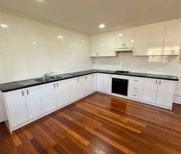 3 Bedroom Family Home - Photo 2