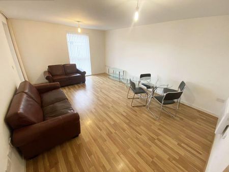 2 bedroom flat to rent - Photo 3