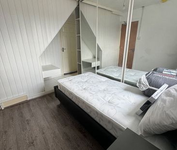 Room in a Shared House, Woodall Road, B6 - Photo 2