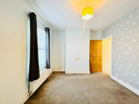 2 bed Mid Terraced House for Rent - Photo 4