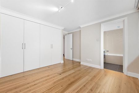 2 bedroom property to let - Photo 3