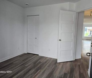Condo-Triplex 4.5 dans un secteur recherché (avec stationnement) - Photo 3
