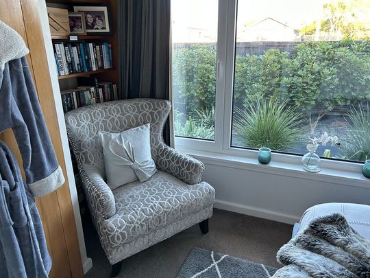 Charming South New Brighton fully furnished - Photo 1