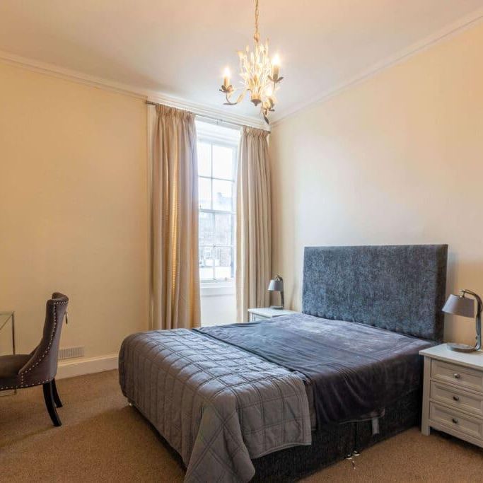 3 bedroom flat to rent - Photo 1