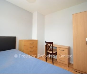 4 Bedroom House, City Centre, University Leeds - Photo 2