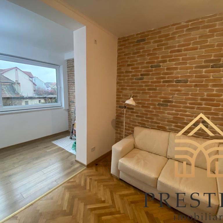 Apartament cu 4 camere de inchiriat in zona Ultracentrala – Oradea - Fotografie 1