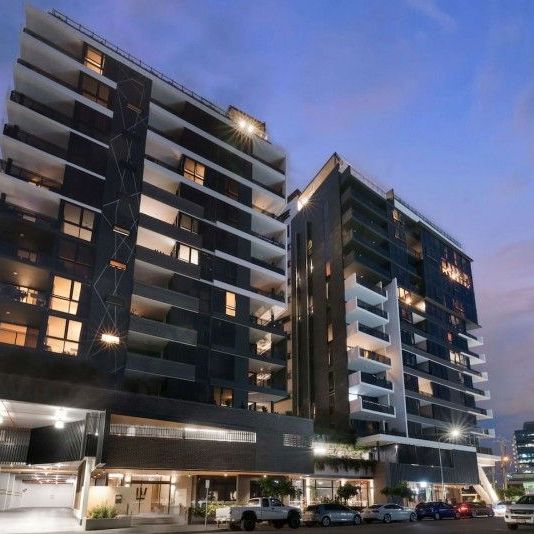 Luxurious Newstead Three bedroom sub-penthouse - Photo 1