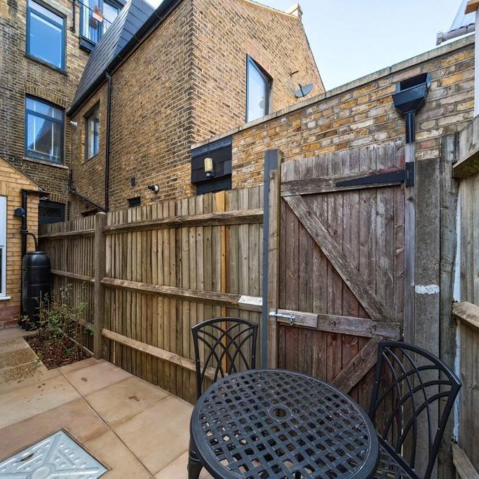 1 bedroom flat to rent - Photo 1