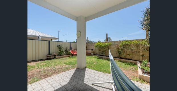 PERFECT LOCATION! - Photo 1