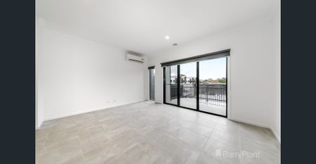 Modern Terrace Living with Light, Space and Everyday Convenience - Photo 5